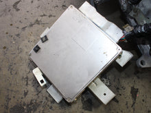 Load image into Gallery viewer, JDM 1991-1997 Nissan Bluebird Red Top SR20 2.0L 16V Turbo SR20DET 4 Cyl Engine | JDM Engine Direct