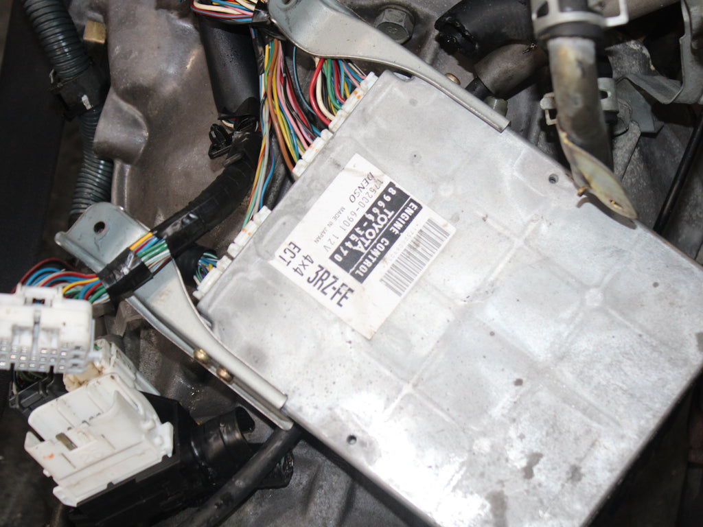 JDM Toyota Hilux Surf RZN185 2.7L Motor 3RZ-FE Engine w/ 4WD automatic transmission