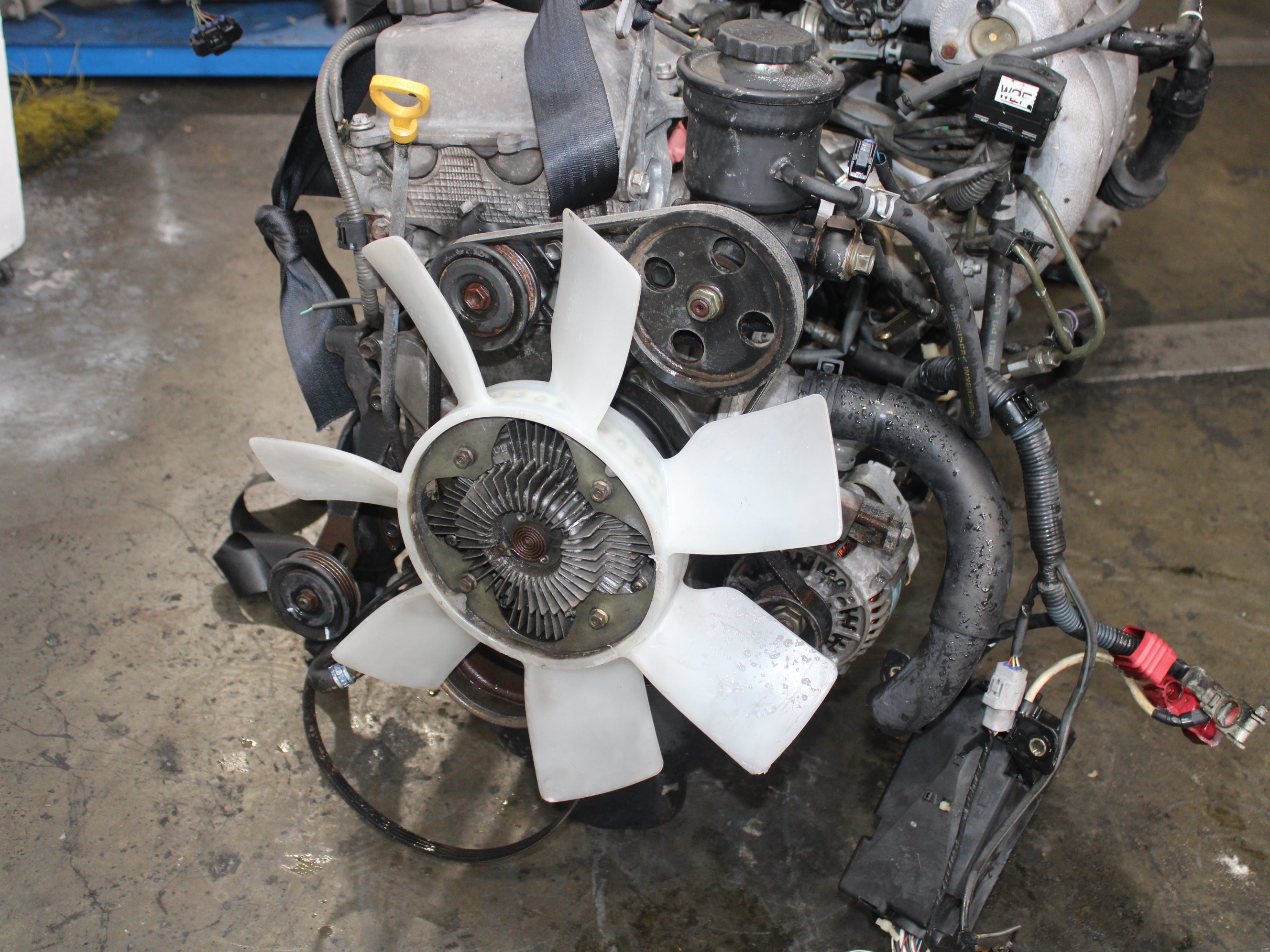 JDM Toyota Hilux Surf RZN185 2.7L Motor 3RZ-FE Engine w/ 4WD automatic transmission