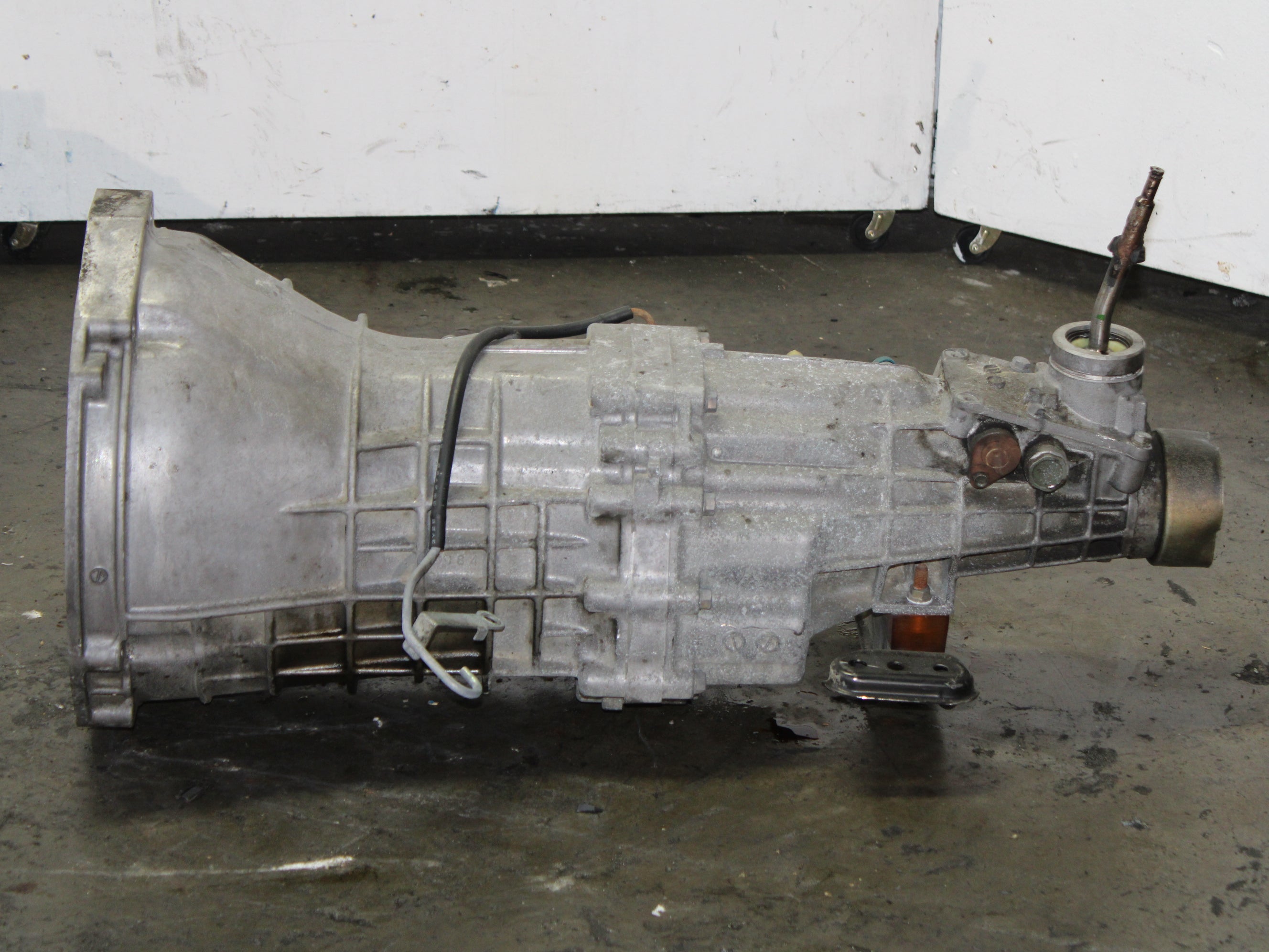 JDM 1994-1997 Nissan Skyline R33 5 Speed Manual RB25DET-2WD 2.5L 6