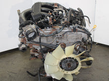 Load image into Gallery viewer, 2005-2012 Nissan Frontier Motor VQ40DE 4.0L 6-Cyl Engine